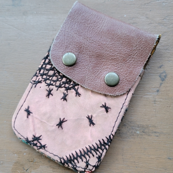 🌎👽 Free People Boho Embroidered Repurposed vtg banjara hippie Wallet card case - Picture 13 of 16